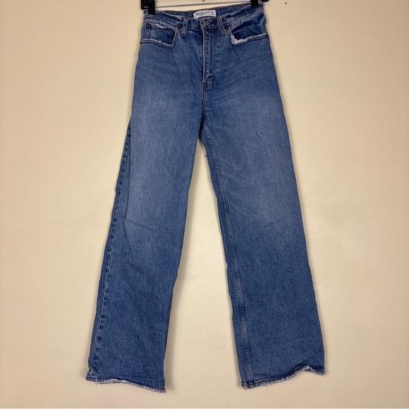 ABERCROMBIE‎ & FITCH Womens 90s Relaxed Jean High Rise Size 25/0 Short Blue - Picture 1 of 15